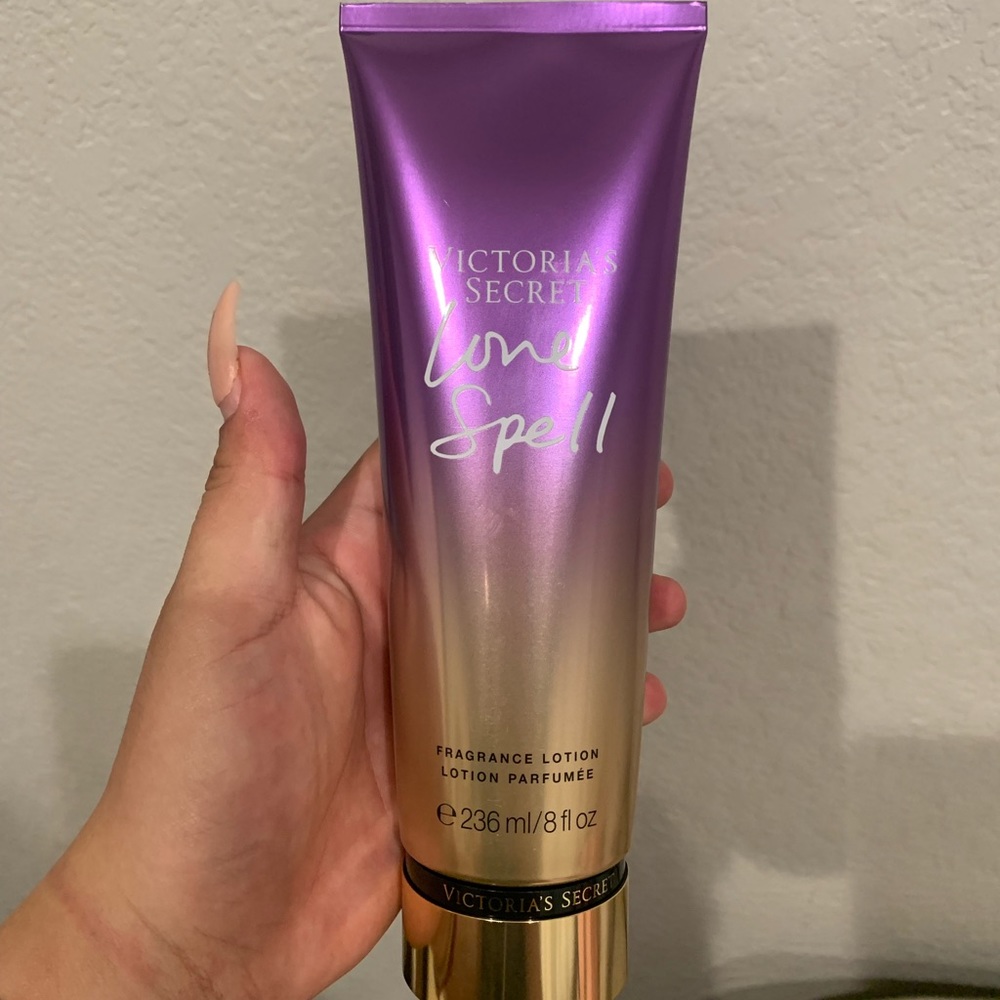 Victoria secret love spell lotion